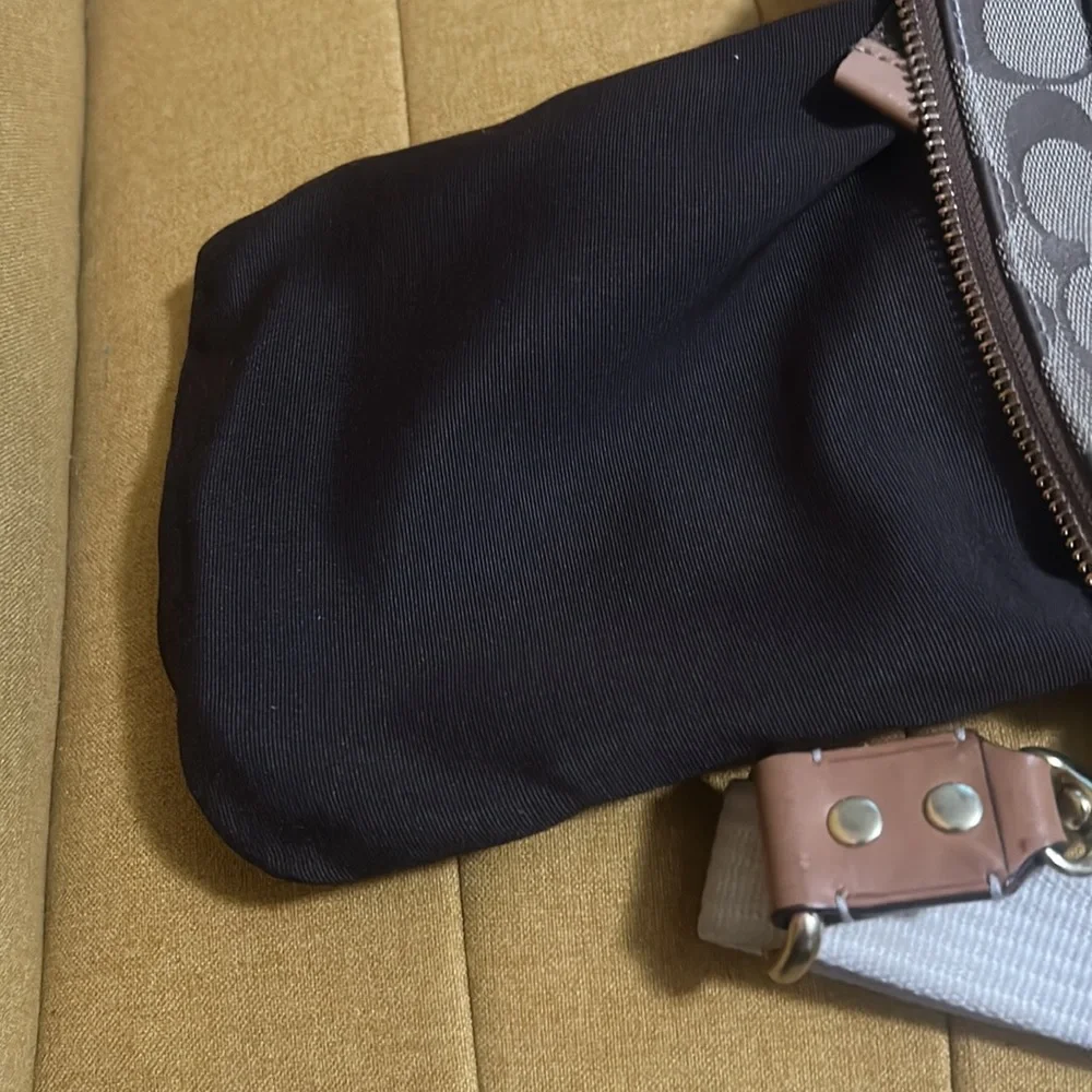 Authentic Coach crossbody purse - Picture 4 of 5